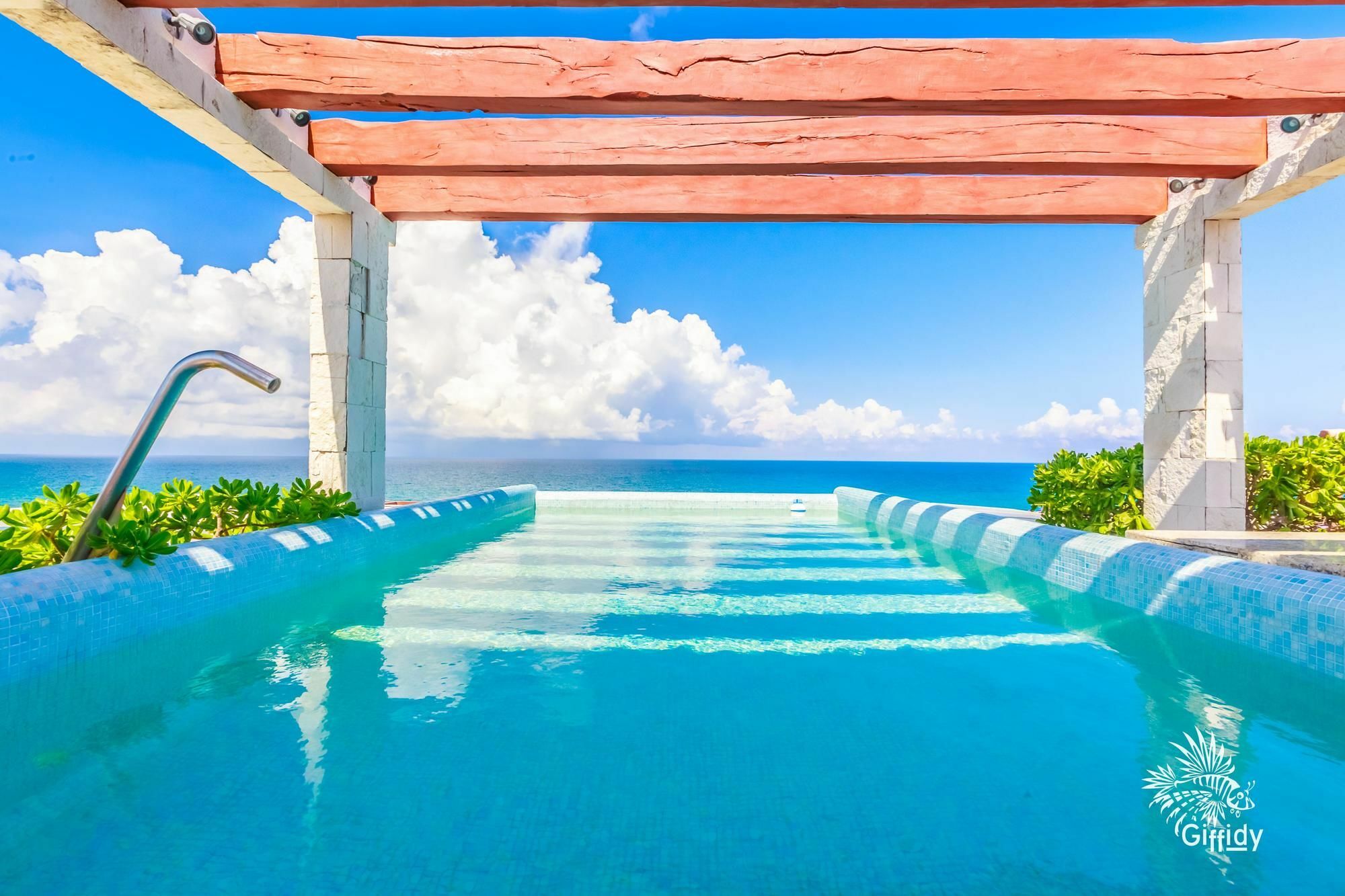 Deep Blue - 201 Holiday home
