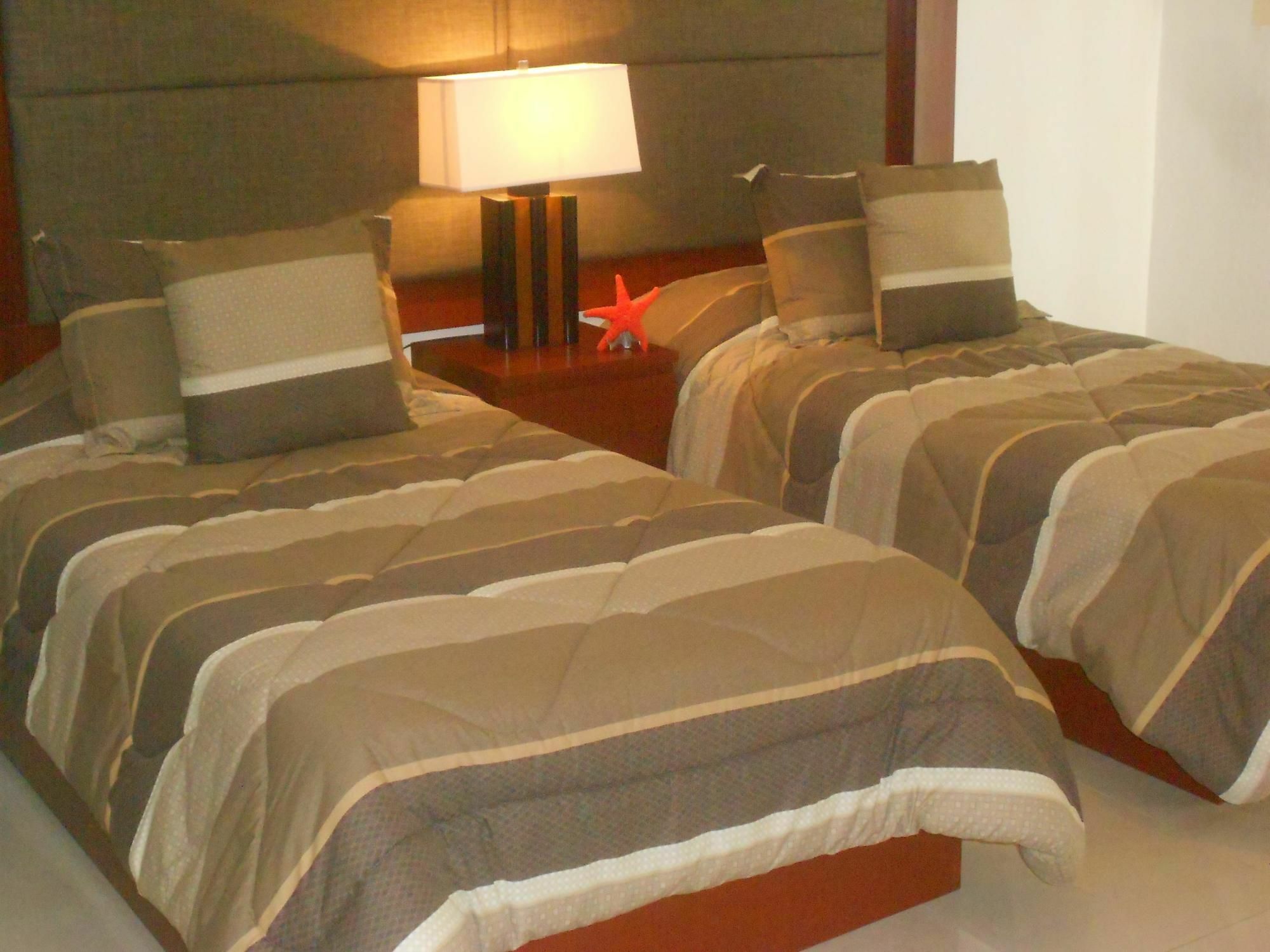 Palmas Y Hotel