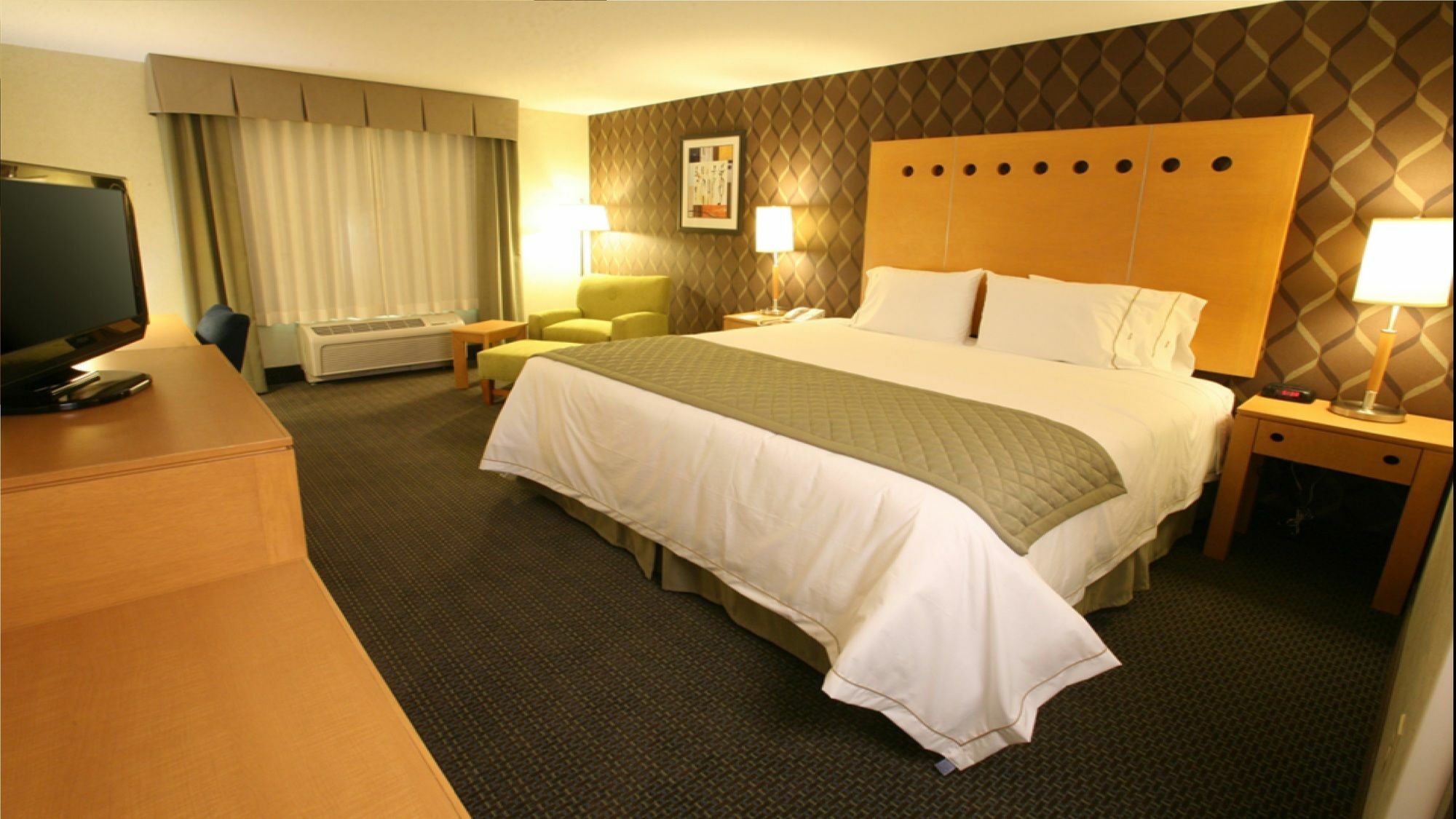 Hotel Express & Aeropuerto By Ihg
