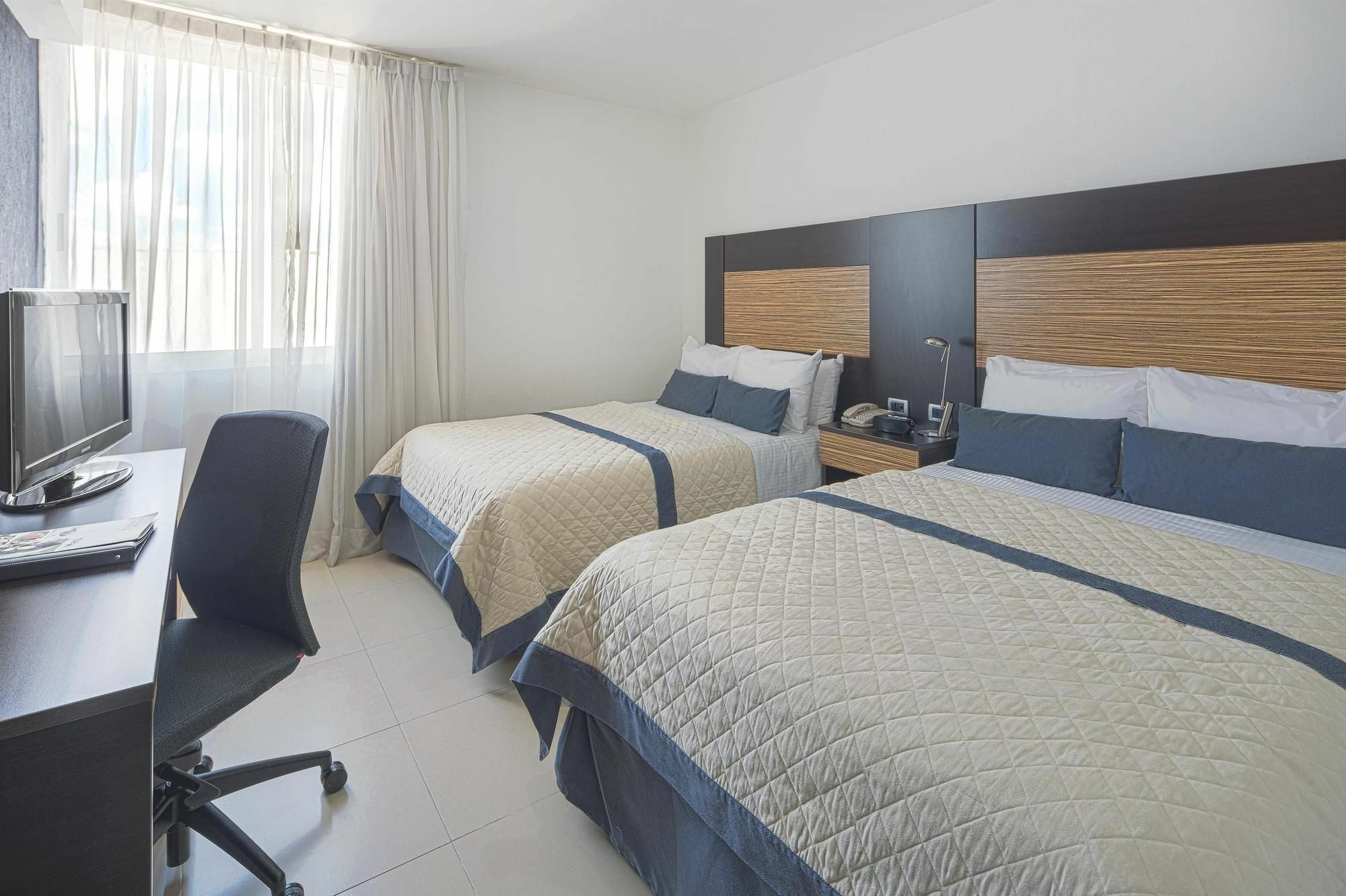 Hotel Wyndham Garden Bajio Aeropuerto 5*