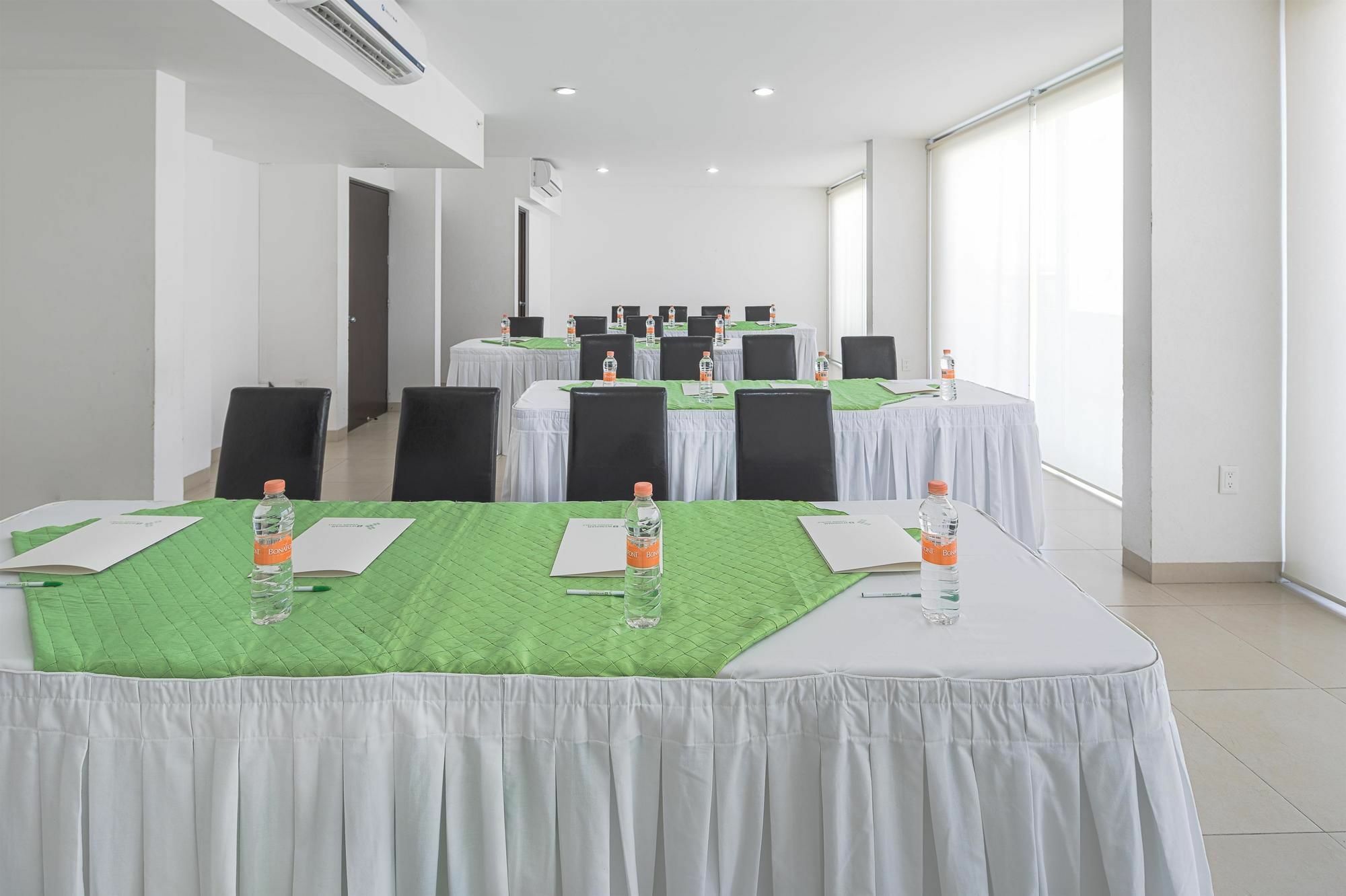 Hotel Wyndham Garden Bajio Aeropuerto