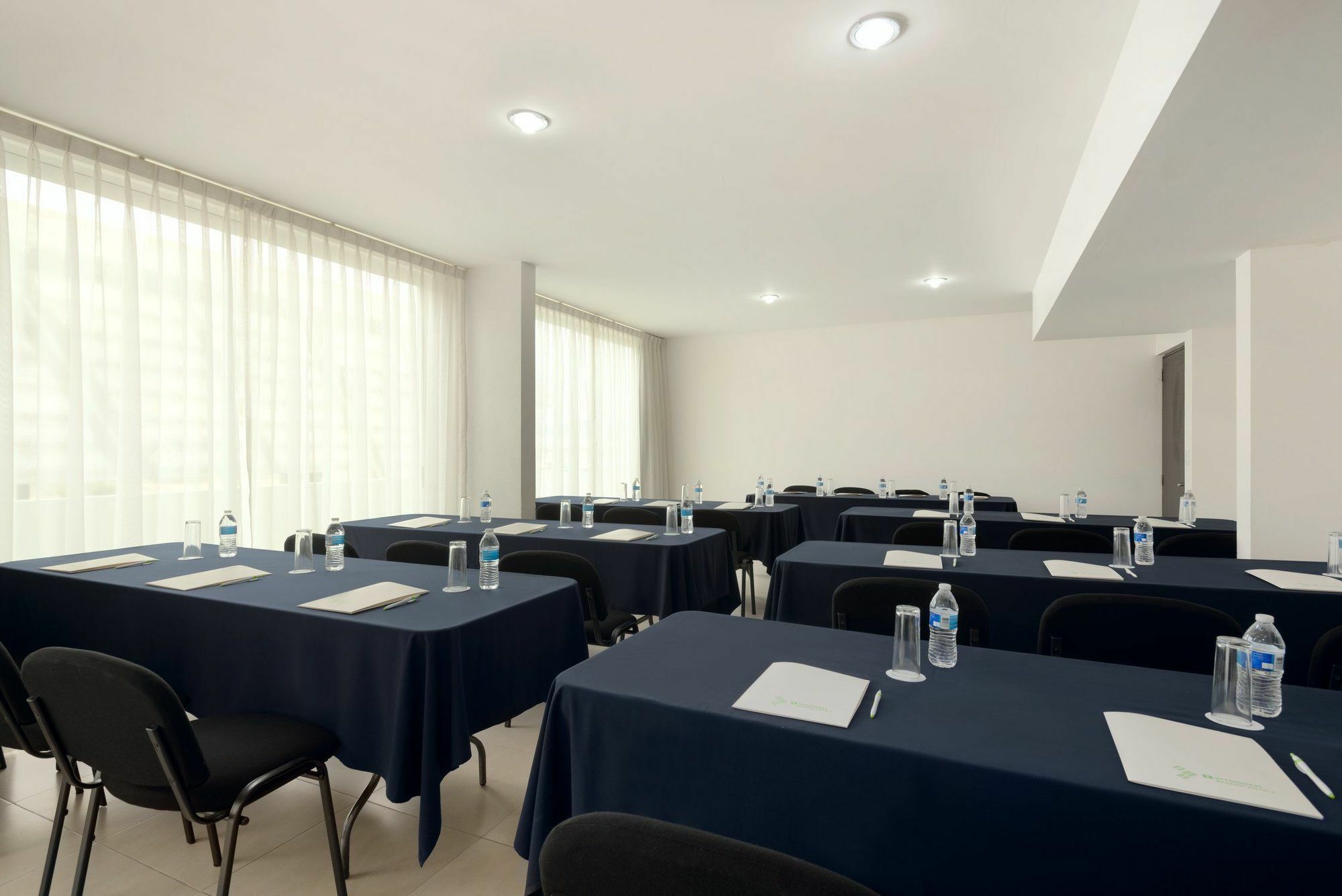 Hotel Wyndham Garden Bajio Aeropuerto 5*