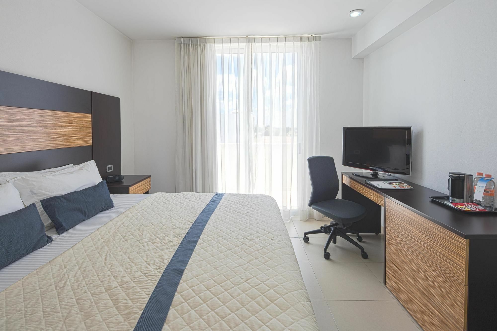 Hotel Wyndham Garden Bajio Aeropuerto 5*