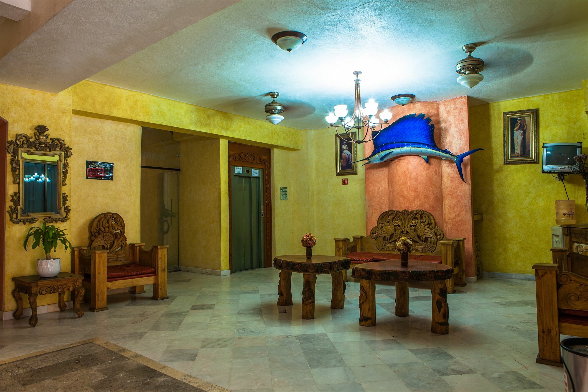 La Alondra Hotel