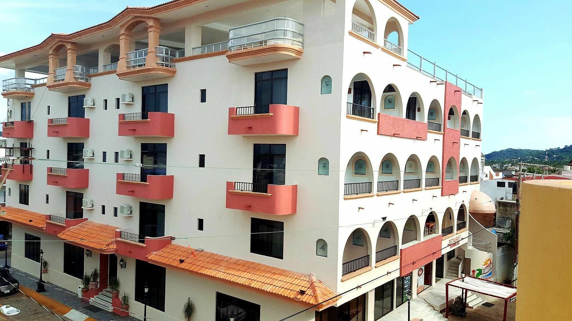 La Alondra 4* Barra de Navidad