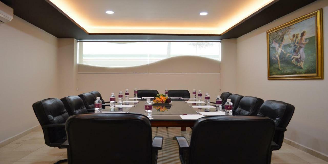 Hotel Plaza Poblana 4*