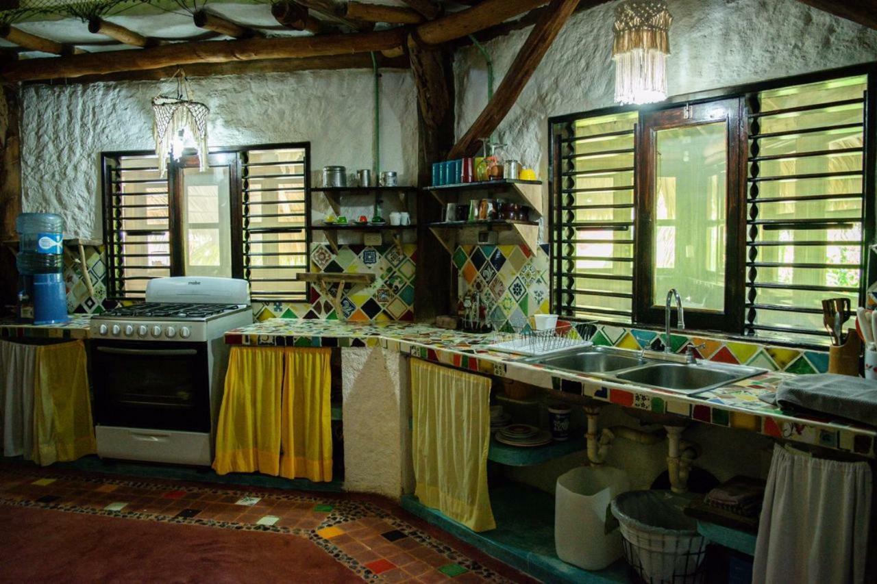 Ida Y Vuelta Hostel