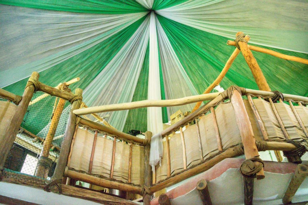 Ida Y Vuelta Hostel