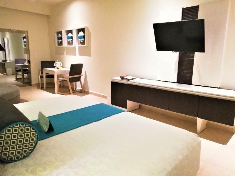 El Dorado Seaside Suites, Catamaran, Ecoturistic Ranch, & Inclusive - Adults Only Xpu Ha