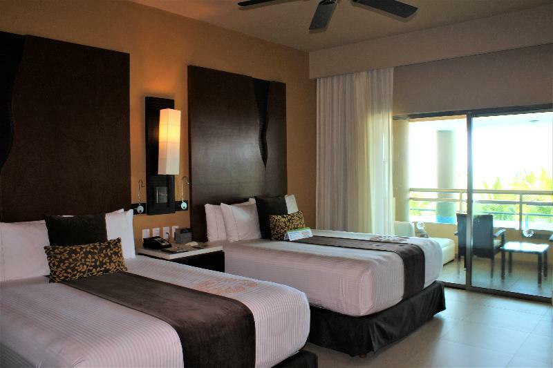 Resort Generations Riviera Maya Family Catamaran, Water Park & Inclusive Puerto Morelos