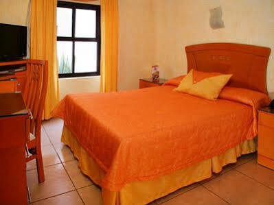 Hotel Puerta Del Sol Guadalajara 4*
