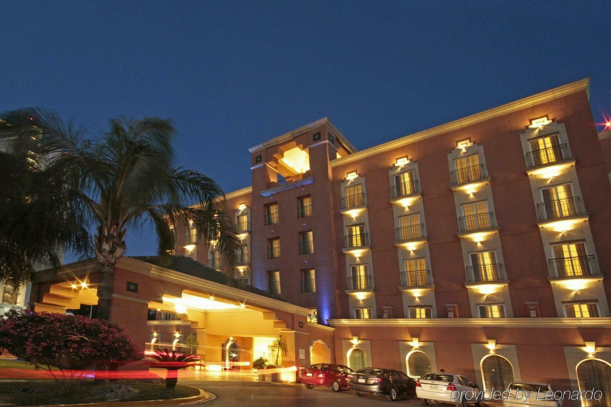 Hotel Express Galerias-san Jeronimo By Ihg