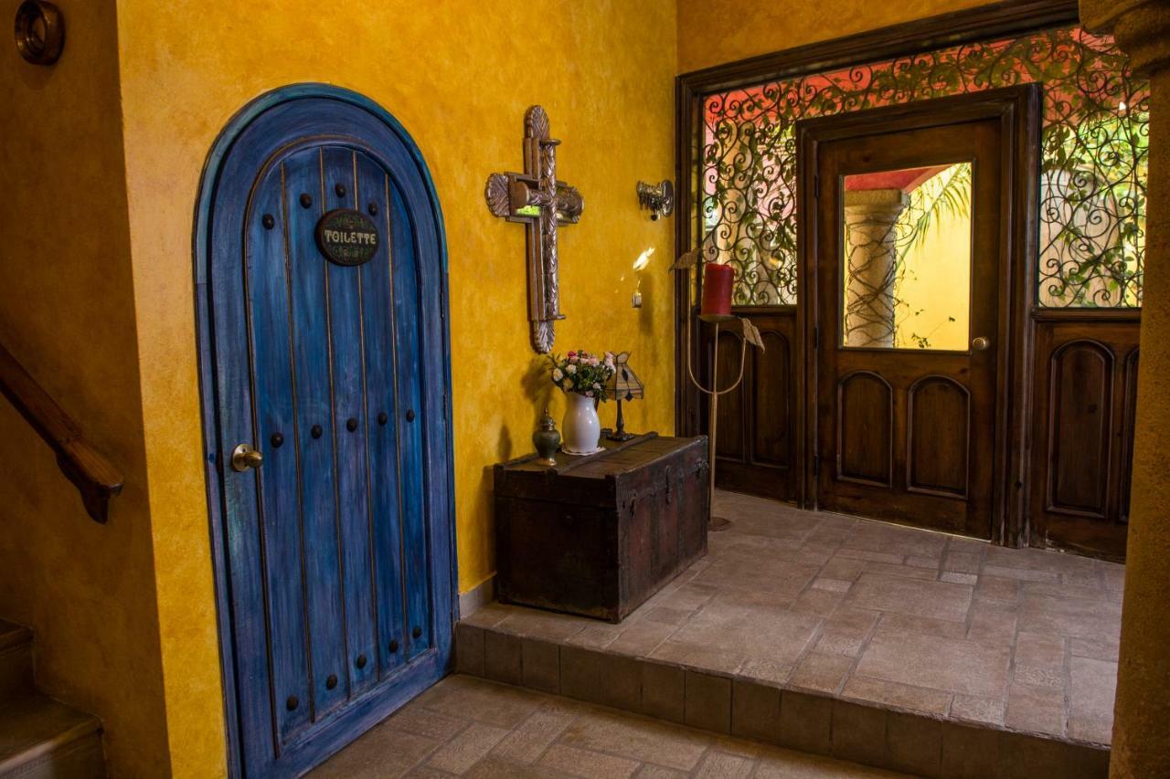 Hacienda Boutique And Solo Adultos Bed & Breakfast