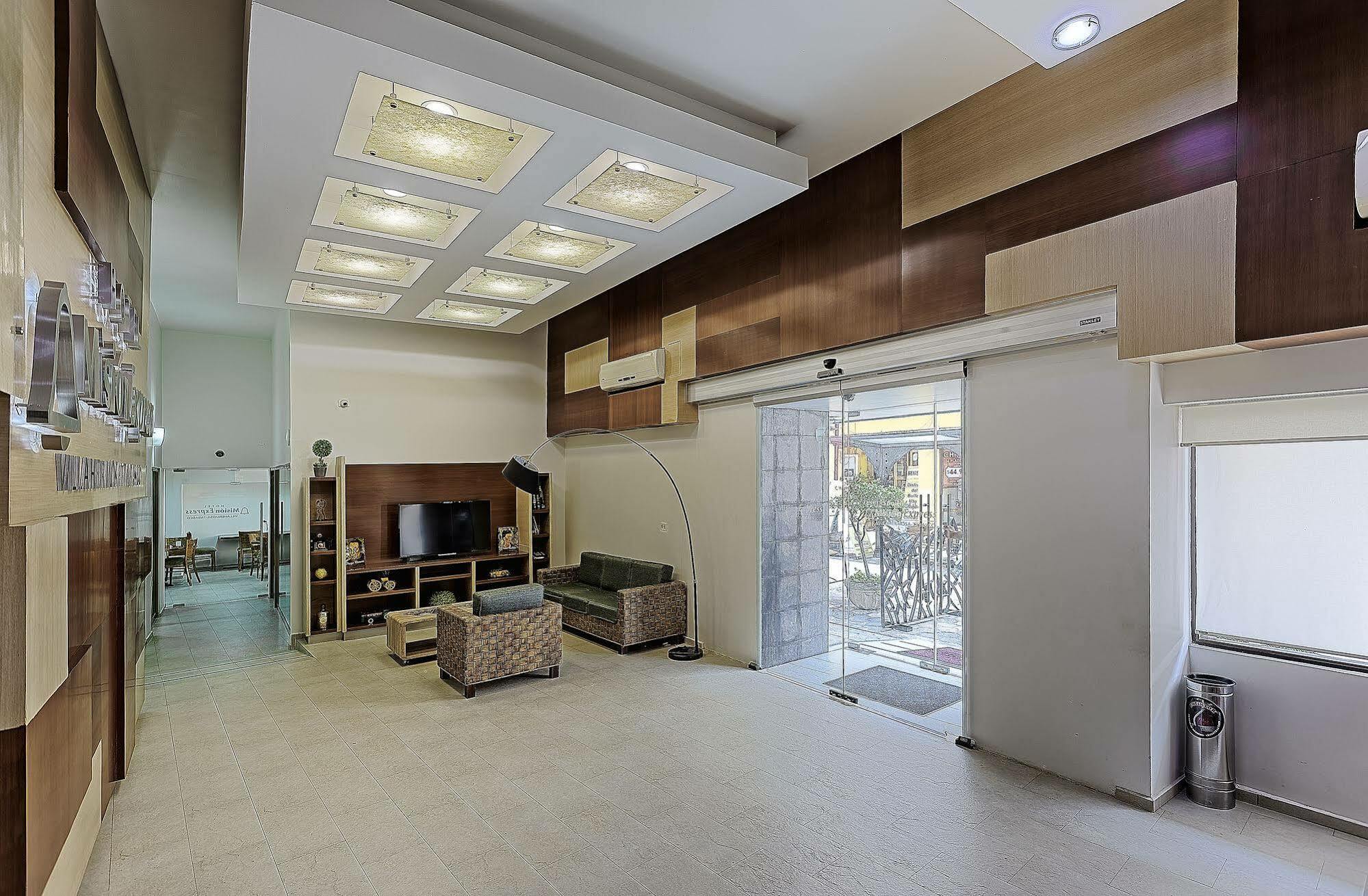 Olmeca Plaza Urban Express Hotel 3*
