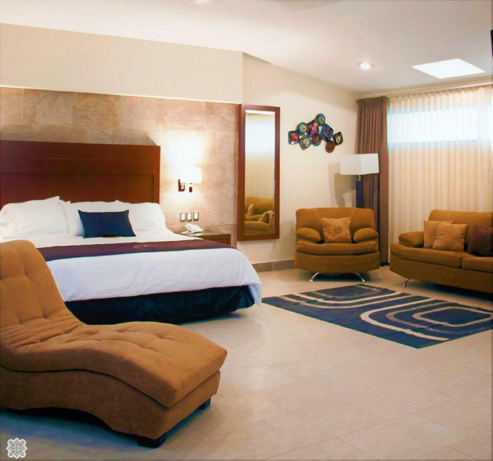 Ecce & Hotel