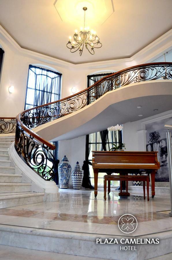 Plaza Camelinas Hotel 4*