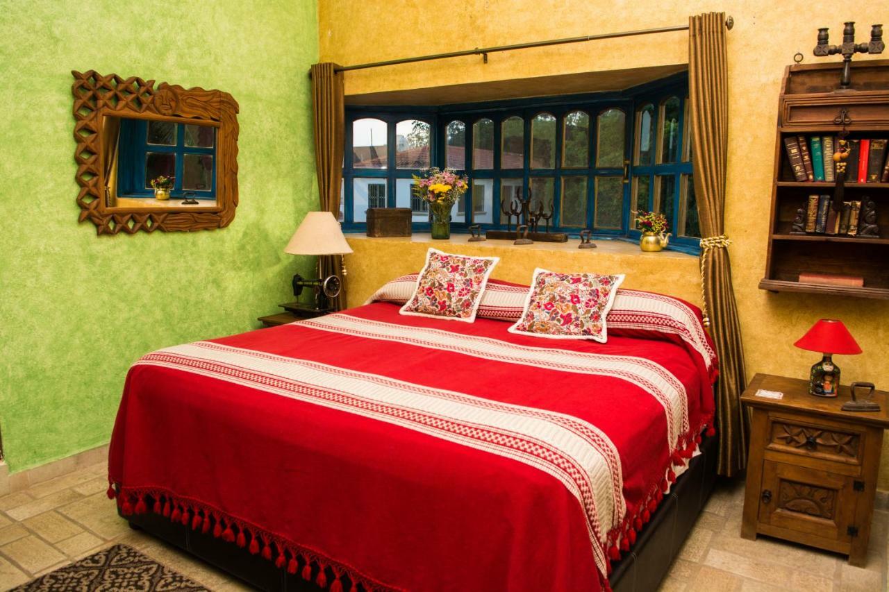 Hacienda Boutique And Solo Adultos Bed & Breakfast