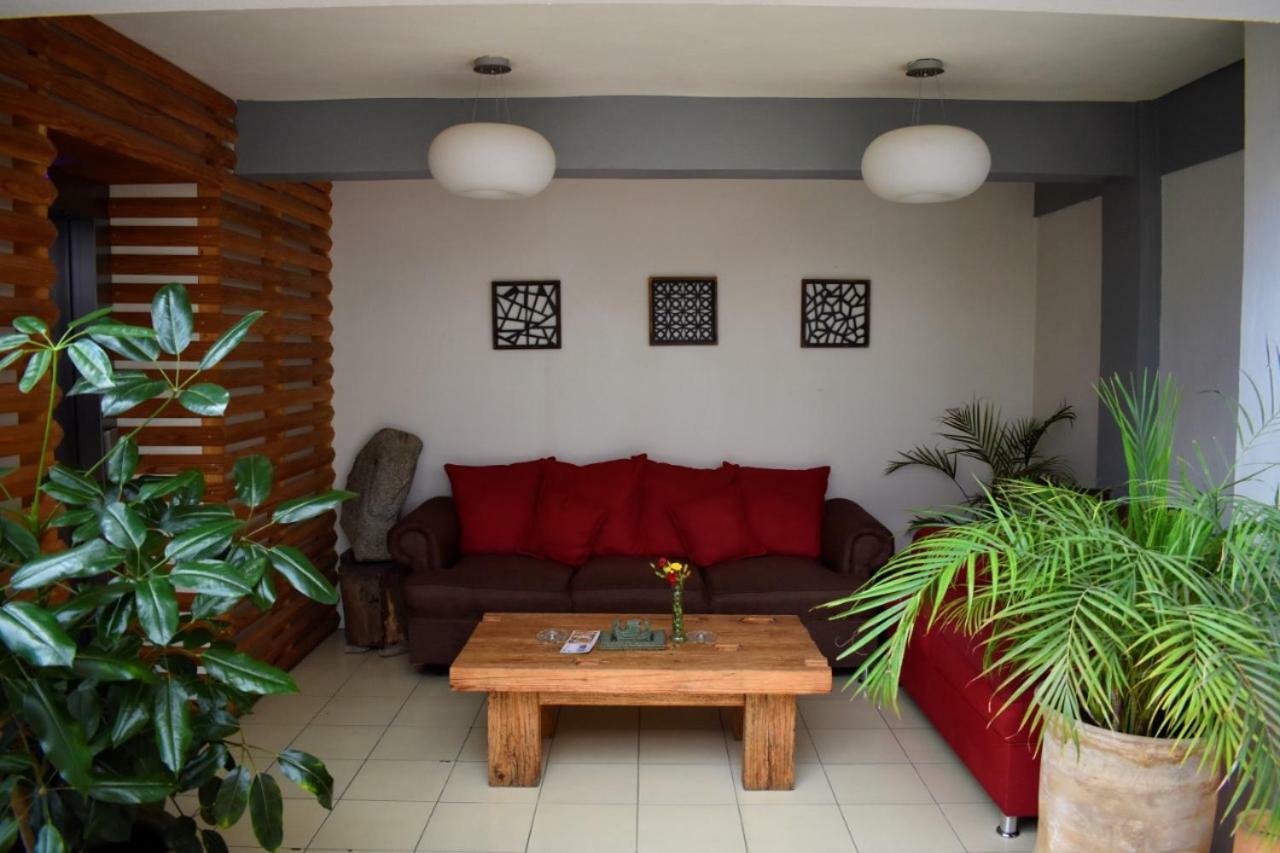 Azulejos Hotel