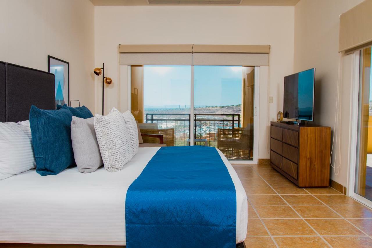 Puerta Cortes Residences: Las Colinas