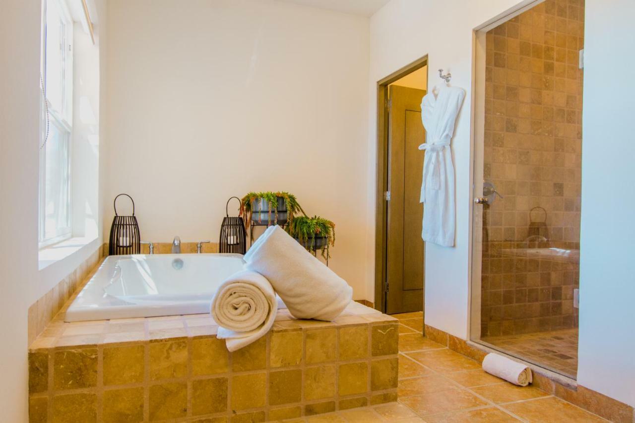 Puerta Cortes Residences: Las Colinas