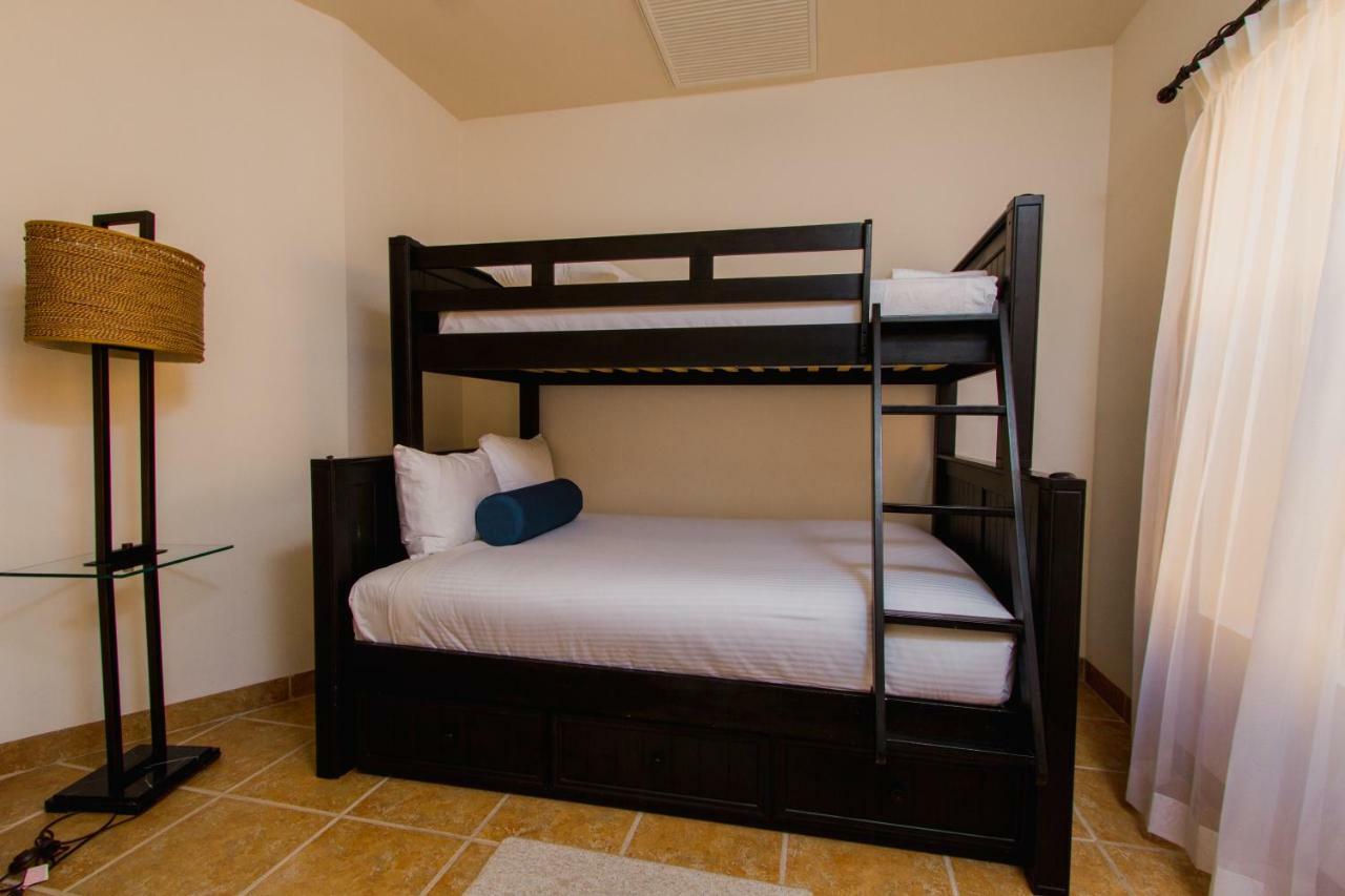Puerta Cortes Residences: Las Colinas