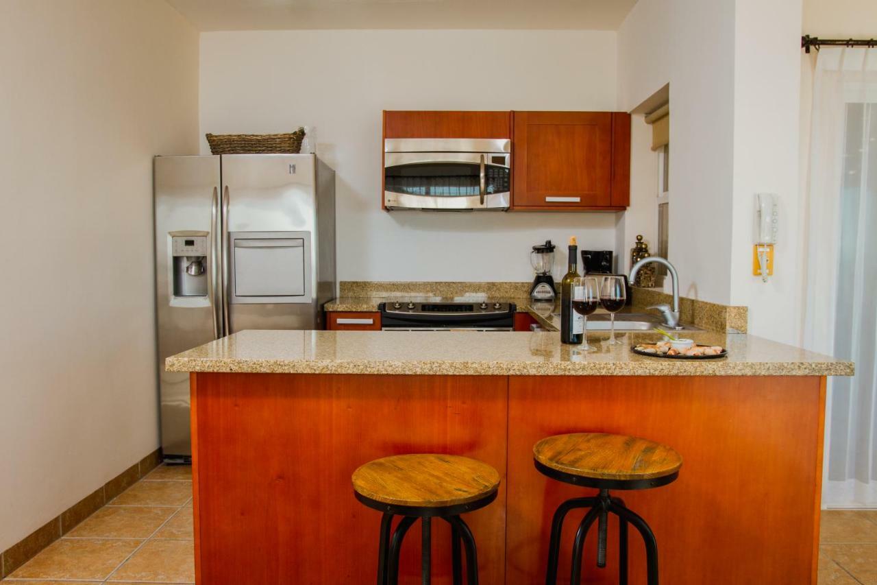 Puerta Cortes Residences: Las Colinas La Paz