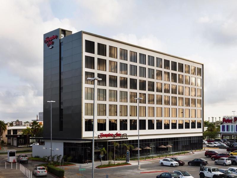 Hotel Hampton By Hilton Cumbres Cancun