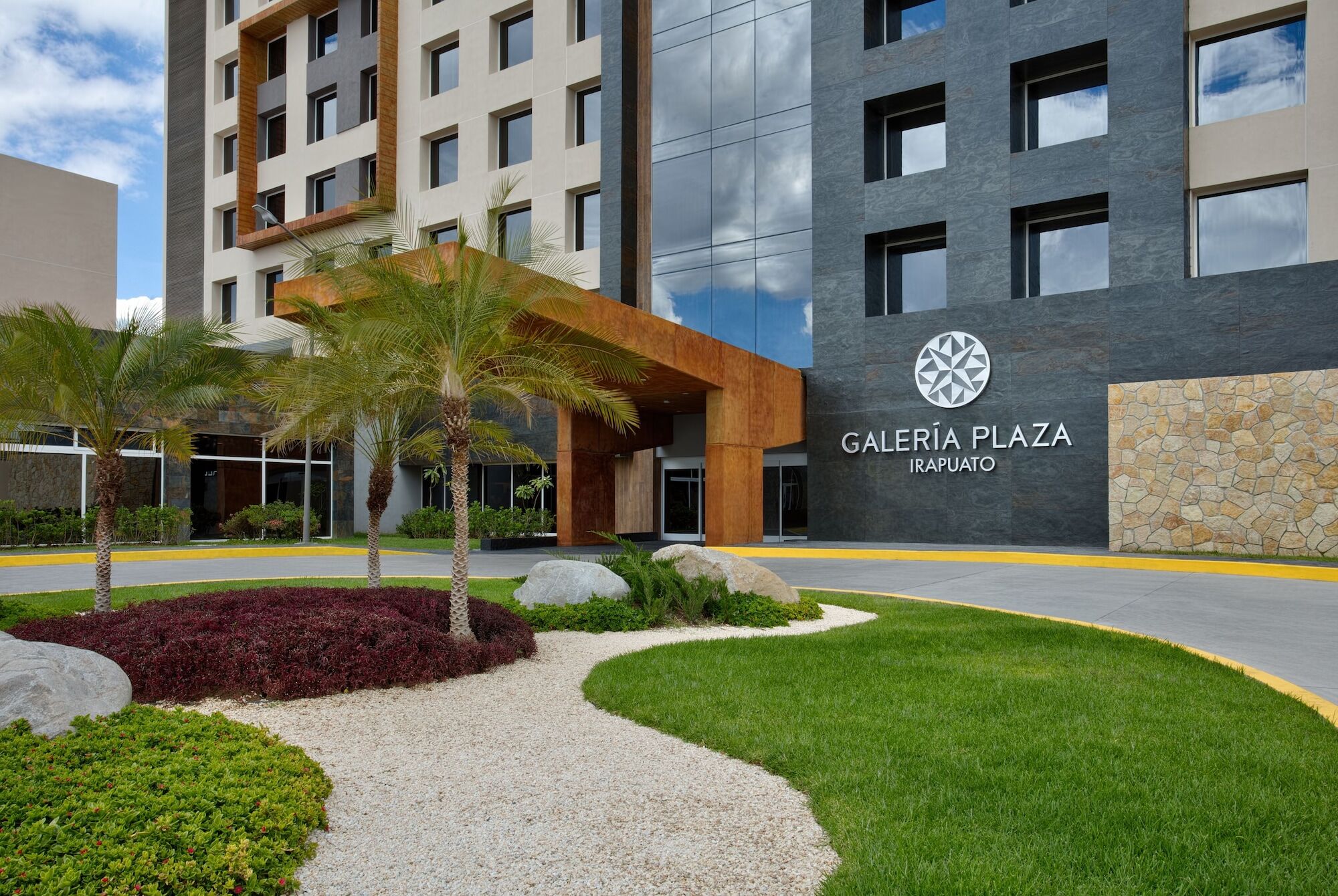 Hotel Galeria Plaza 5*