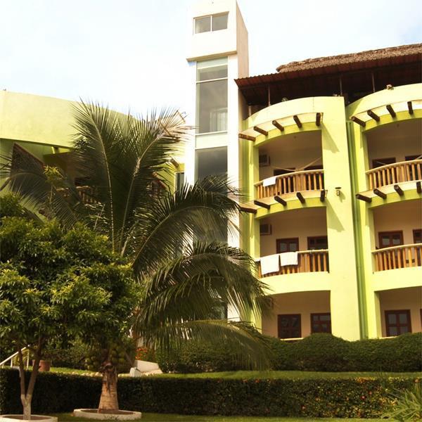 & Punta Esmeralda 4*
