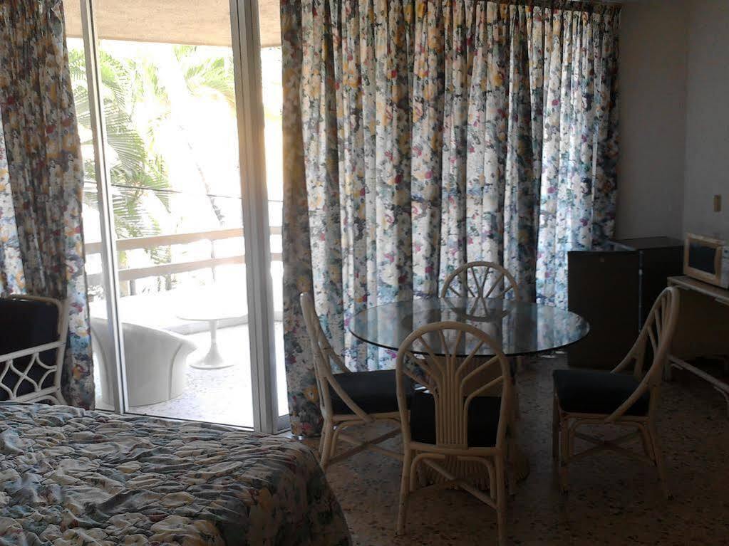 Tenisol 3* Manzanillo