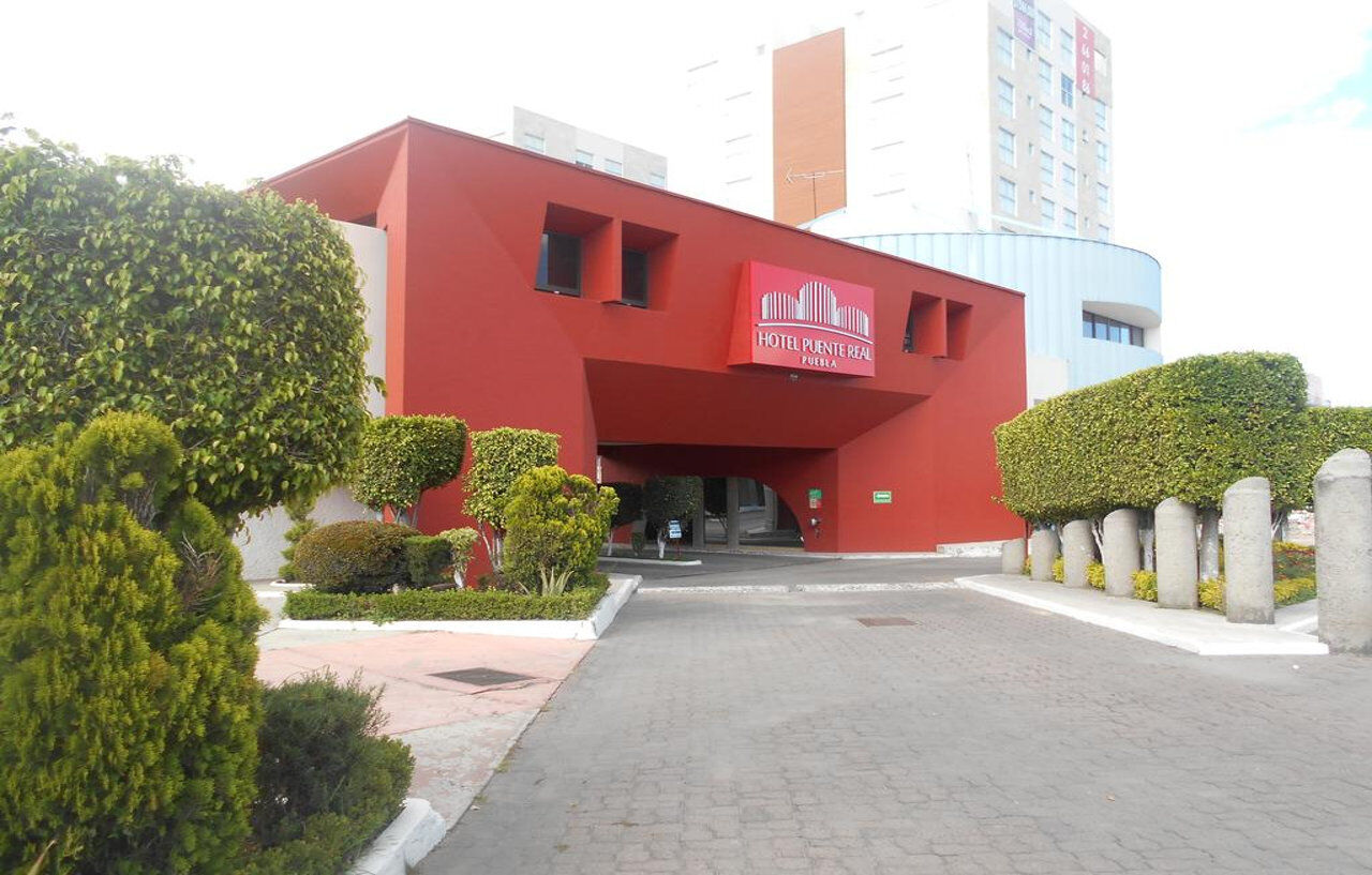 Hotel Puente Real