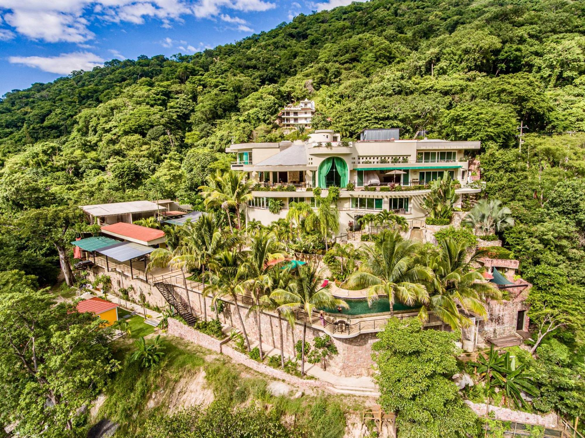 Armonia Luxury Boutique Hotel