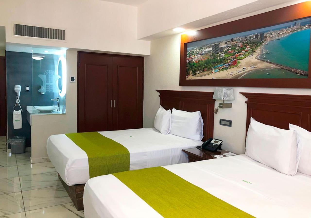 Lois Hotel 4*