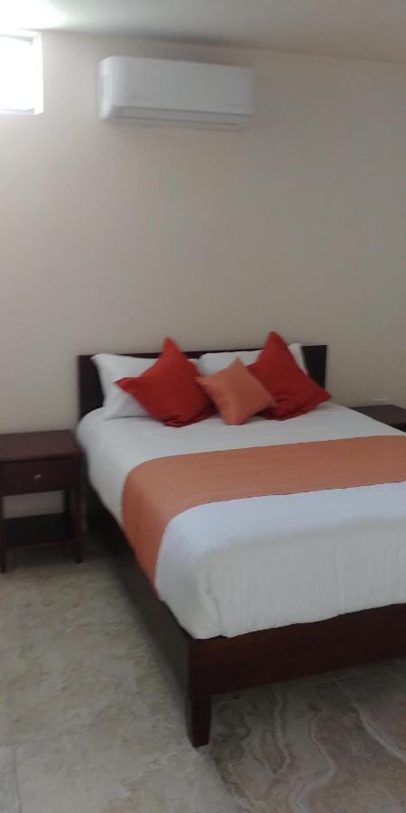 Lorimar Hotel