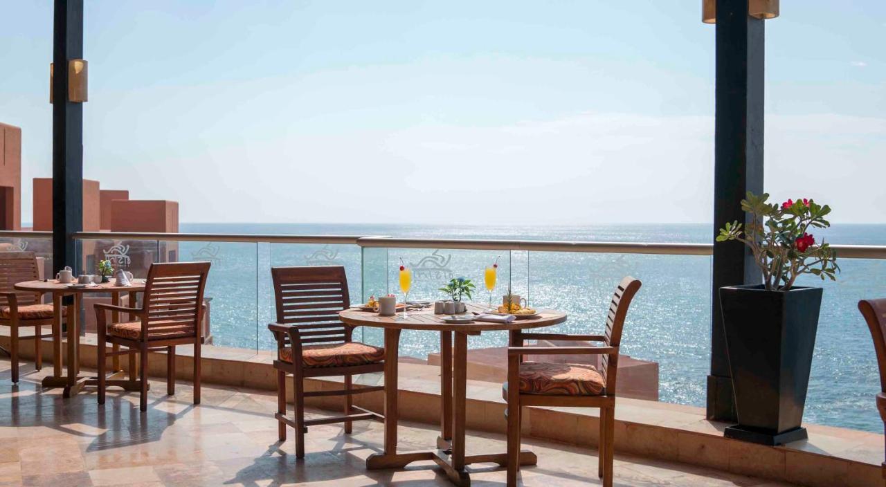 Hotel Club Regina Cabos 4*