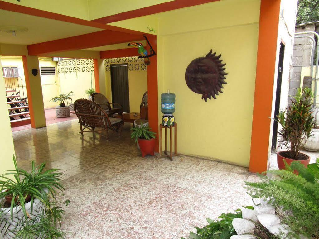 Lorimar Hotel 3*