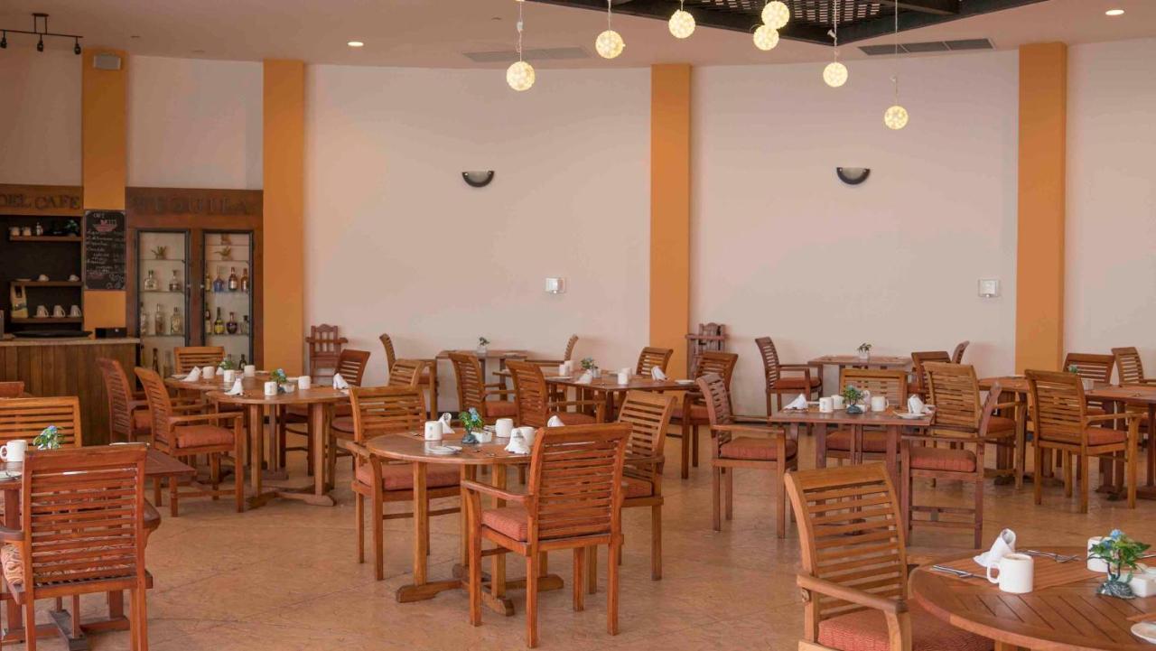 Club Regina Cabos Hotel