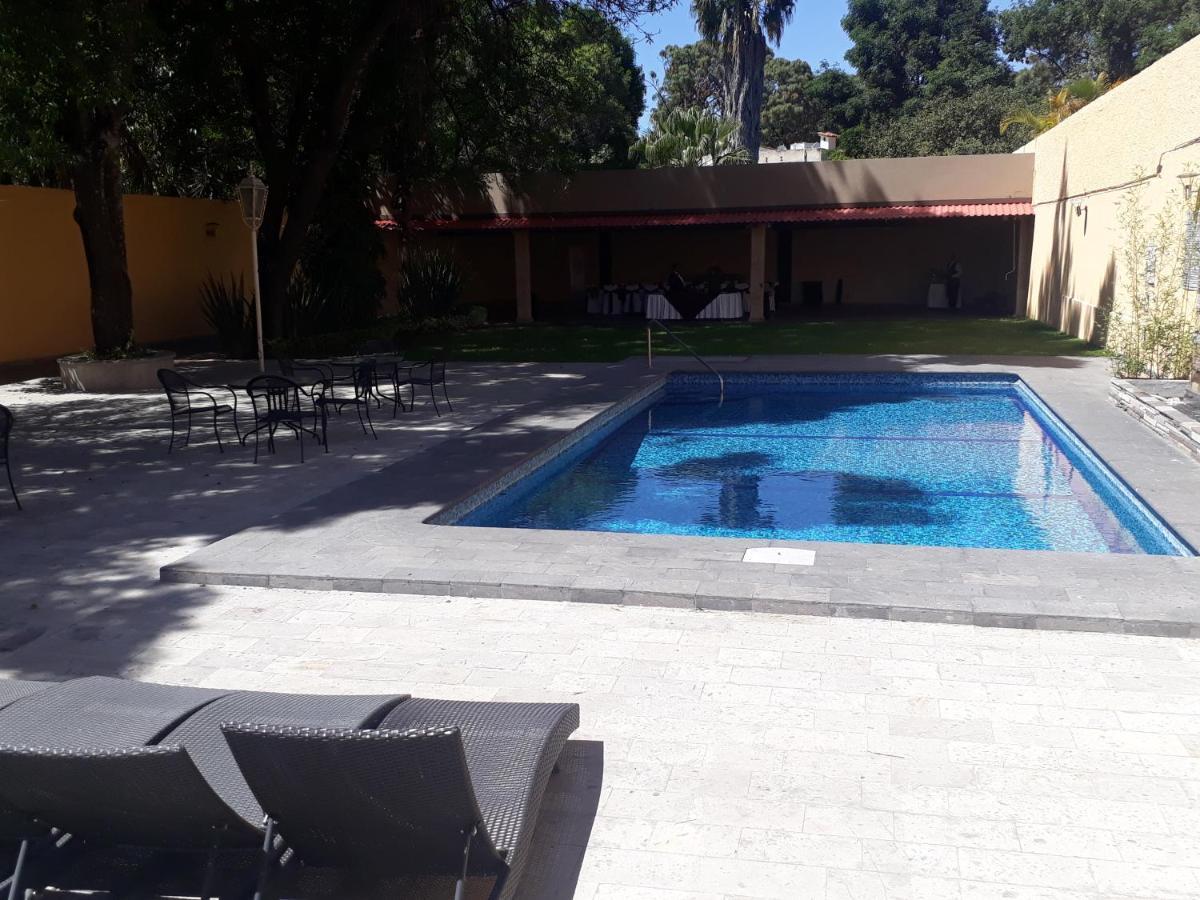 Country Plaza Hotel