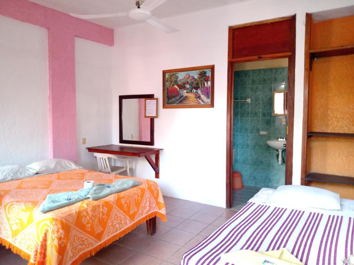 Lolas Lino Hotel *
