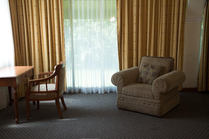 Hotel Country Plaza 4*