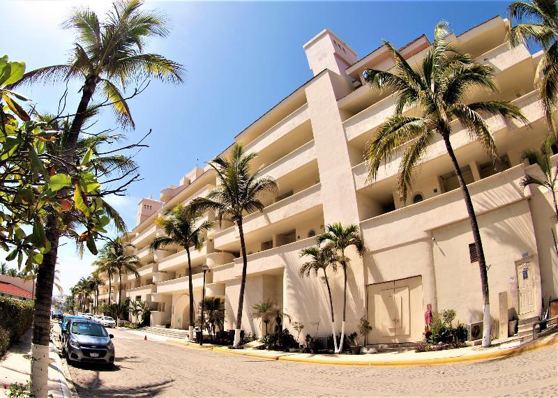 Camino Real Hotel