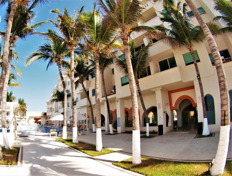 Hotel Camino Real 5*