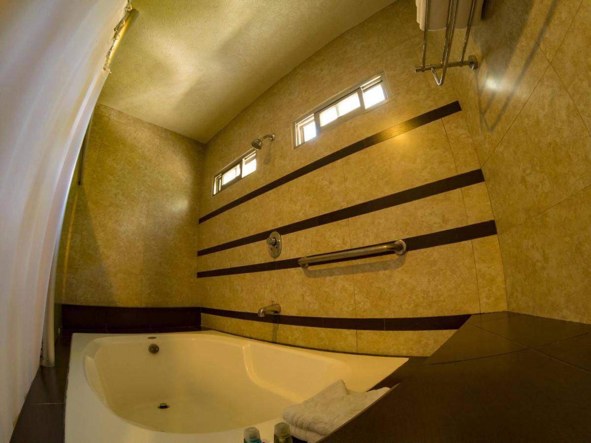 Nututun Hotel 4*