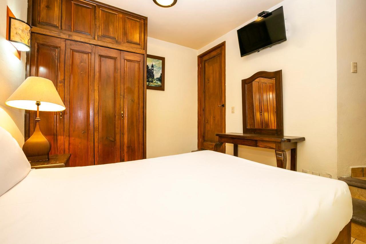 Hotel Casa Del Virrey & 2*