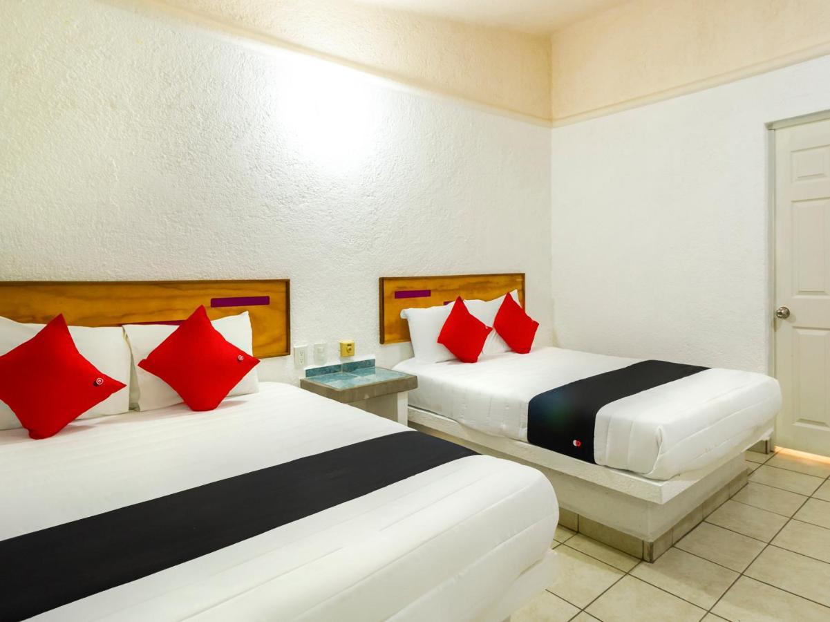 Hotel Parotas 3*