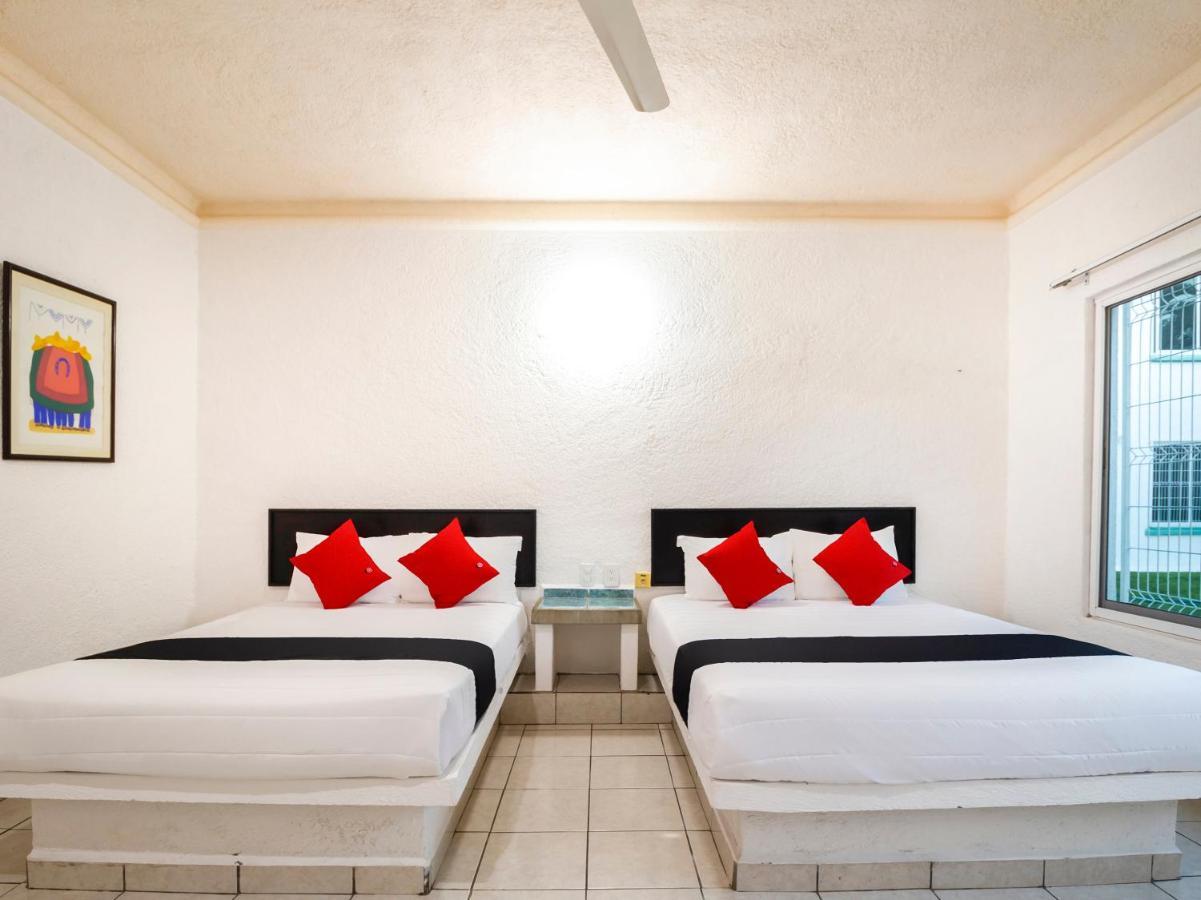 Hotel Parotas 3*