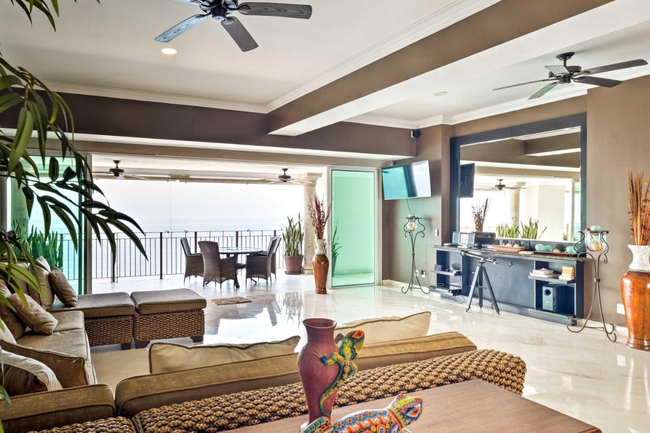 Apartment Beachfront With Wraparound Balcony! *