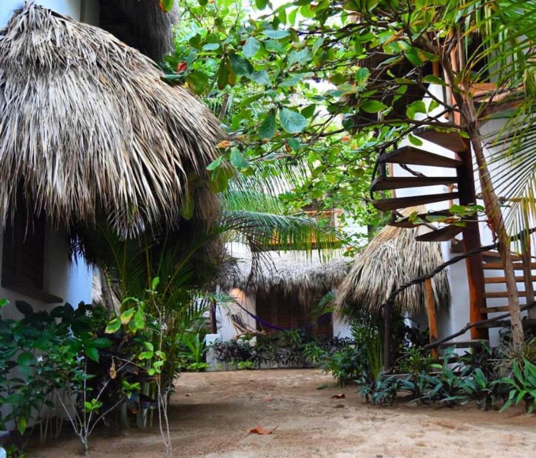 Descalzo 2* Zipolite