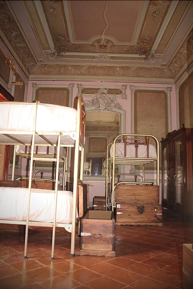 Hostel Leonora Puebla