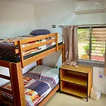 Yaxche Centro Hostal Y Camping